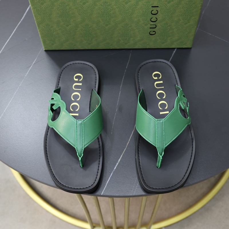 G*u*i slippers